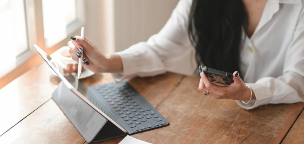 Woman with tablet UX 1